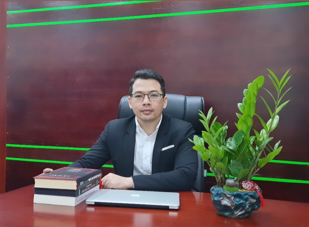 Lắp kính một chiều trong quán cà phê, khách sạn có vi phạm luật?