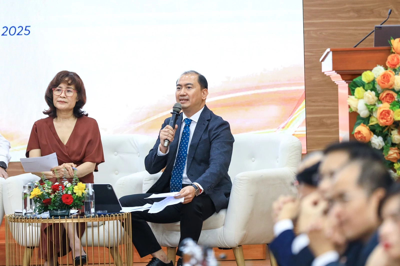 Vì sao doanh nghiệp khó tiếp cận tín dụng xanh? Góc nhìn pháp lý và thể chế